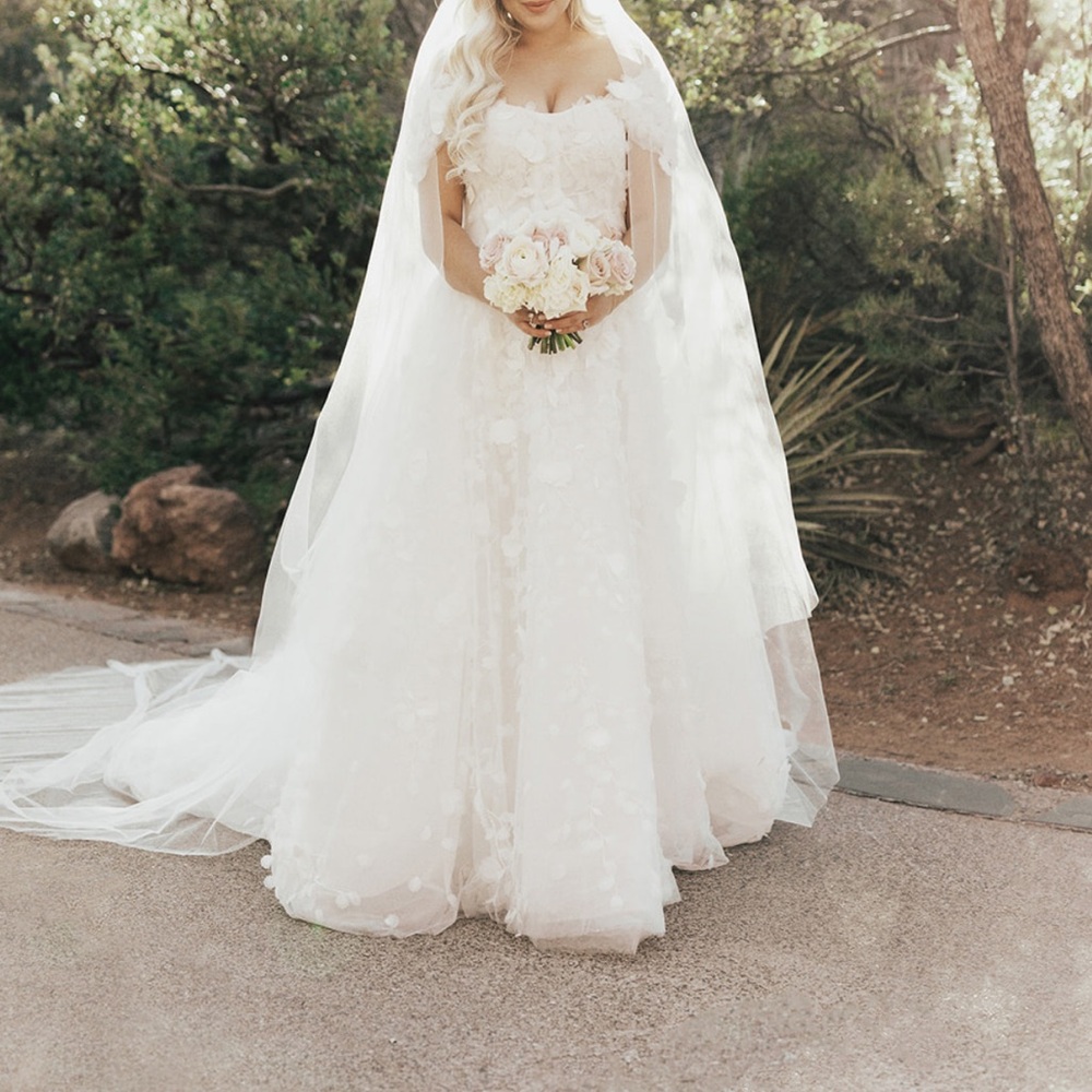 Wedding Dress Marchesa Style Vanessa.